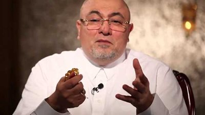 خالد الجندى يجيب.. هل يجوز الكذب لرتق المشاعر والأحاسيس؟