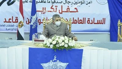 الفريق ربيع يكرم قيادات الهيئة والعاملين البالغين سن التقاعد..صور