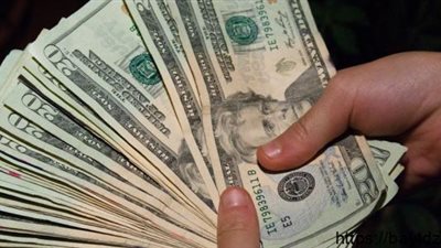 الاعطاء على سبيل المكافأة والهدية هل يمكن ان تخرج من الزكاة