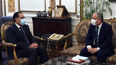 رئيس الوزراء يتابع مع «الشوربجي» ملفات عمل «الهيئة الوطنية».. ويؤكد على دور الصحافة فى نشر الوعى والثقافة