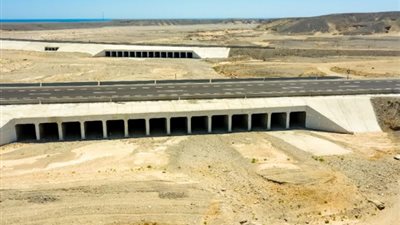 الطرق والكبارى: فتح طريقى غارب/الزعفرانة و رأس غارب/الشيخ فضل أمام حركة المرور