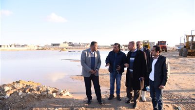 شركة مياه مطروح نجحت في مواجهة السيول..صور