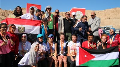 الأردنيون والمصريون يتصدرون سباقات ماراثون الأقصر الدولى..صور
