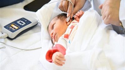 الصحة: فحص مليونين و467 ألف طفل ضمن مبادرة الاكتشاف المبكر لضعف وفقدان السمع
