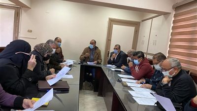 وكيل وزارة التربية والتعليم بالسويس يعقد اجتماعا بمديرى الإدارات وموجهى عموم المواد
