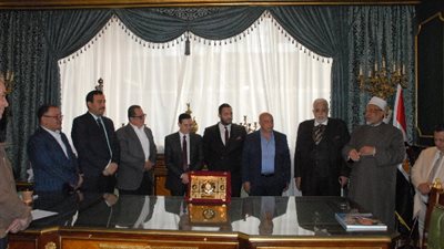 مستثمرو العاشر : 