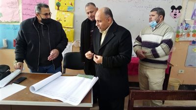 مدير تعليم مطروح يتابع انتظام الامتحانات بمدارس التعليم المجتمعي في النجيلة