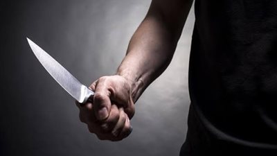 عاتبه على التبول في الطريق العام.. فطعنه بمطواة في الدقهلية
