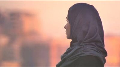 مجلس الشيوخ الفرنسي يصوت لحظر ارتداء الحجاب في المنافسات الرياضية
