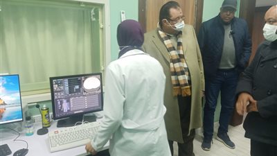 رئيس سفاجا يتفقد المستشفى المركزي للاطمئنان على سير العمل