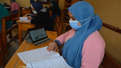 عربى اولى ثانوي بلاشكاوى .. وغدا طلاب ثانية يبدأون الامتحانات