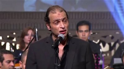 وائل الفشنى بين مسرح سيد درويش وأغنية سنجل