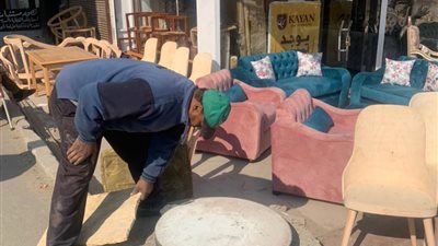 كاميرات مراقبة لرصد سرقة مطابق الصرف الصحى بالإسماعيلية..صور