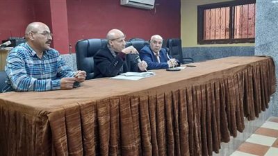 ندوة تعريفية لتوفيق أوضاع المشروعات الغير مرخصة بمركز دار السلام بسوهاج