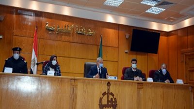 محافظ القليوبية يوجه بتنفيذ القانون بكل حسم لازالة التعديات على المجارى المائية