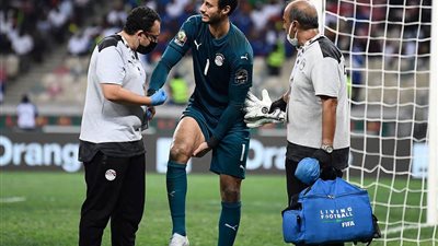 طبيب المنتخب يكشف تفاصيل إصابة الشناوي وحمدي فتحي