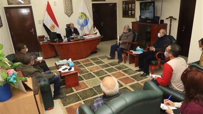 مياه أسيوط تناقش الأعمال الجارية بمرشحة التشيكى وتطوير المعمل المركزى بالمحطة