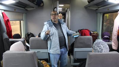 الطلاب الوافدين الأفارقة يشاركون في فوج قطار الشباب الأقصر وأسوان
