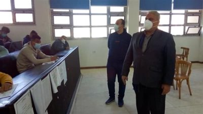 هدوء في امتحانات اداب القناة.. بالصور