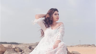 ظهور يخطف الأنظار للمطربة ايناس عز