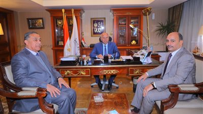 الوزير يعتمد تعيين ترك رئيساً للشركة القابضة للطرق والكباري