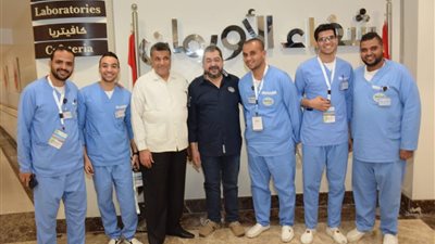 الفنان طارق عبد العزيز يزور مستشفى شفاء الأورمان لدعم مرضى السرطان بالصعيد