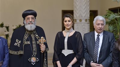 البابا تواضروس وإلهام شاهين والحجار وعائشة بن أحمد في احتفالية فيلم 
