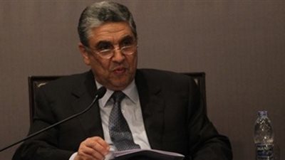 1,7 مليار جنيه لإنشاء خط كهربائى لتفريغ قدرات مجمع الطاقة ببنبان