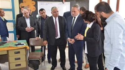 محافظ الإسماعيلية يشهد احتفالية مدرسة التربية الفكرية و يدعمها بـ 15 الف جنيه