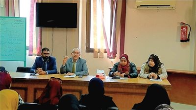 باهى يترأس إجتماع إدارة المدارس الرسمية والمتميزة للغات