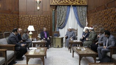 رئيس الطائفة الإنجيلية: شيخ الأزهر يمثل قامة ورمزا وطنيا لكل المصريين