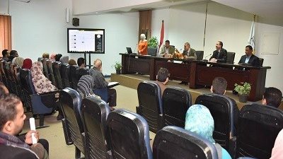 محافظ أسيوط يشهد تدريب العاملين على برنامج الذاكرة المؤسسية لميكنة الإدارات