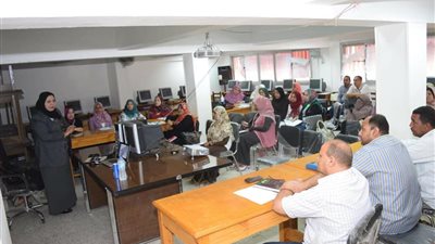 طب سوهاج تنظم ندوة علمية عن 