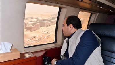السيسي يتفقد عددًا من المشروعات الإنشائية بالعاصمة الإدارية الجديدة