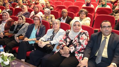 توصيات المؤتمر العلمي الثامن لجامعة عين شمس.. صور