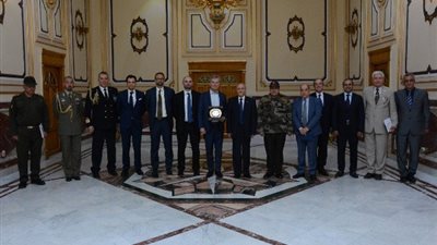 العصار يناقش مع رئيس مجلس إدارة شركة بريتا الإيطالية أوجه التعاون المشترك