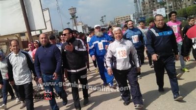 نائب محافظ الأقصر يشارك فى ماراثون الشباب على كورنيش النيل