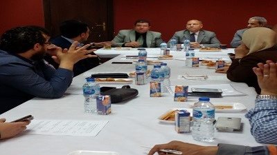نائب محافظ القاهرة فى اجتماع مع رئيس حى المطرية لحل مشاكل الصرف الصحى