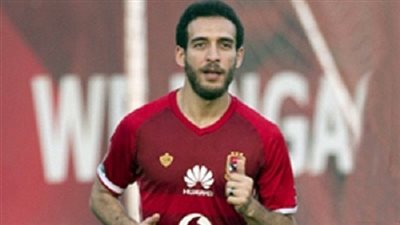 نجم وسط الأهلى يبدأ تدريبات الجرى