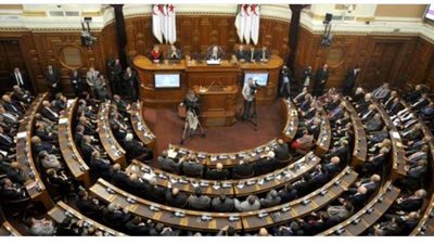 البرلمان الجزائري ينعقد الثلاثاء المقبل لإثبات شغور منصب رئيس الجمهورية
