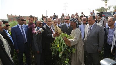 وزير الزراعة : سلالات جديدة للنهوض بالانتاج الحيوانى بأسيوط