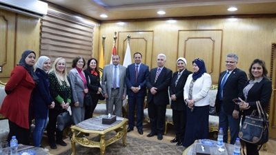 رئيس جامعة بني سويف يستقبل القيادات النسائية