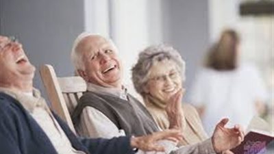 الضحك 30 دقيقة في اليوم يساعد على الحياة