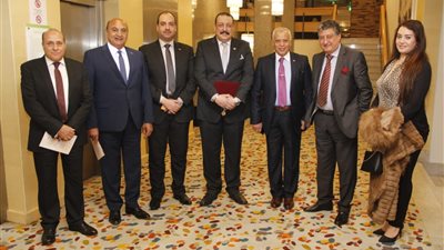 تكريم قيادات سياسية و اعلامية فى عيد الصحافه الكرديه بمصر