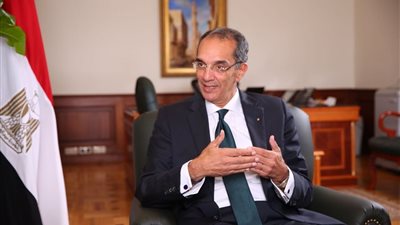 وزير الاتصالات يغادر إلى كوت ديفوار لتعزيز التعاون المشترك بين البلدين