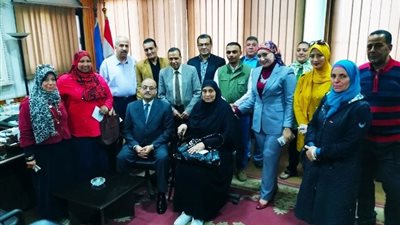 صرف ثلاث شهور للعاملين المتميزين بالشركة العامة لمخابز القاهره الكبرى