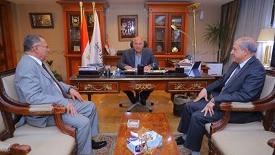 تعيين عمرو اسماعيل رئيسا للموانىء البرية والجافة