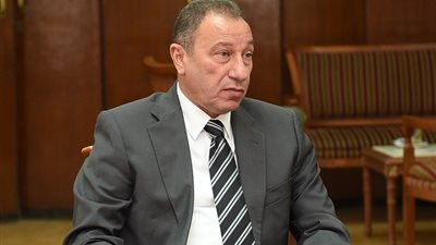 الخطيب: عقوبات قاسية لكل من خرج عن تقاليد الأهلي