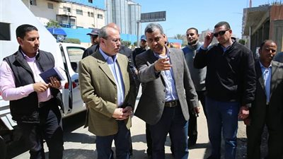 بالصور .. محافظ كفرالشيخ يتابع حملة إزالة التعديات على بحيرة البرلس