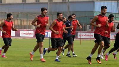 مستشفى الاهلى.. غضروف الركبة يبعد نجم الاهلى عن لقاء صن داونز